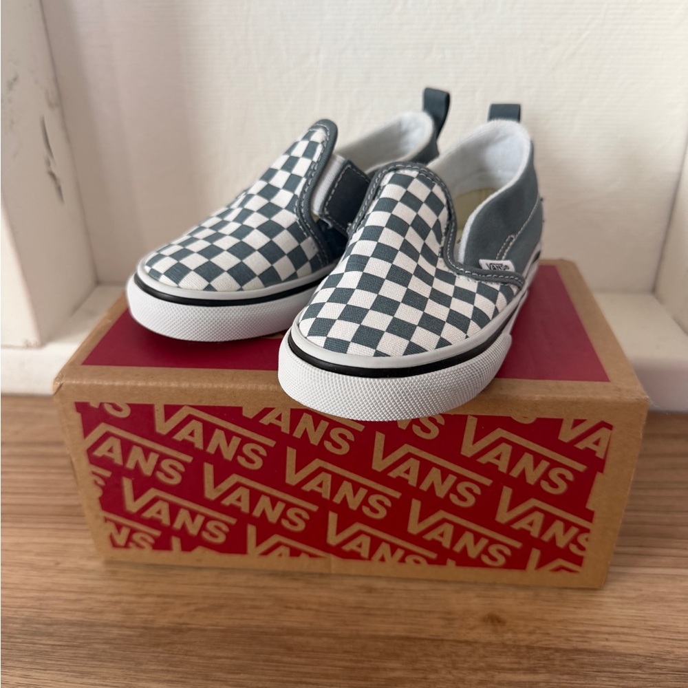 BRAND NEW: Toddler size 8 Vans Checkerboard Slip-Ons